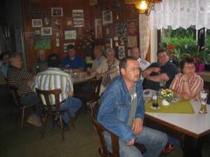Ein Teil der Besucher des Dämmerschoppens im Gasthof Berghof